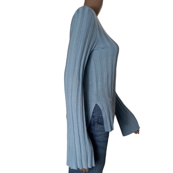 H&M bell sleeved sweater light weight size small all season excellent condition - Picture 4 of 8